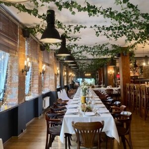 Kolacja z występem tancerki Kolacja z występem tancerki